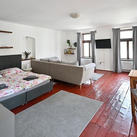 Apartman U Spinaru Trest Exterior photo